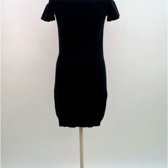 CHANEL Short Sleeve Cashmere Sweater Slip on Dress with Stitching detail at Neck - Picture 2 of 11